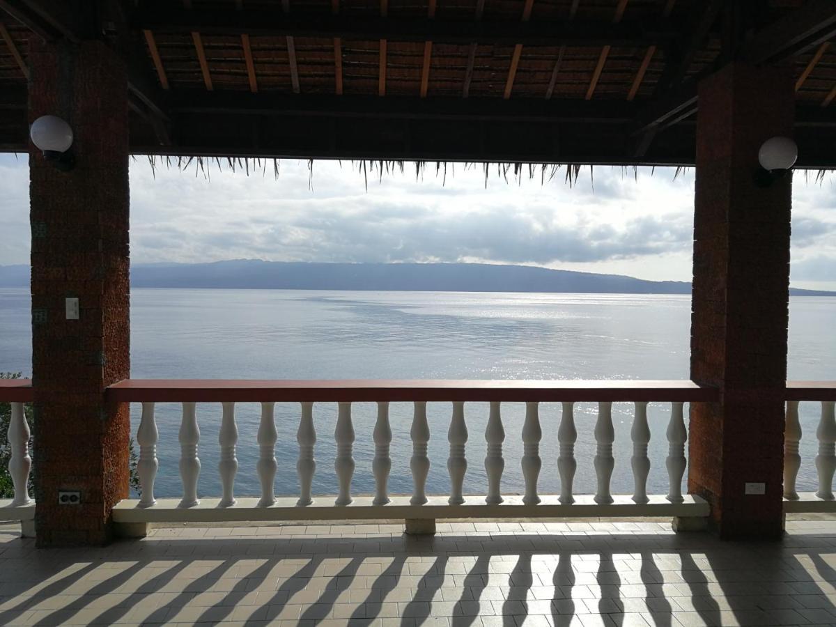 Wuthering Heights Bed & Breakfast By The Sea Dumaguete City Екстер'єр фото