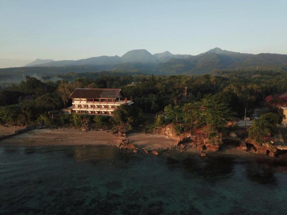 Wuthering Heights Bed & Breakfast By The Sea Dumaguete City Екстер'єр фото