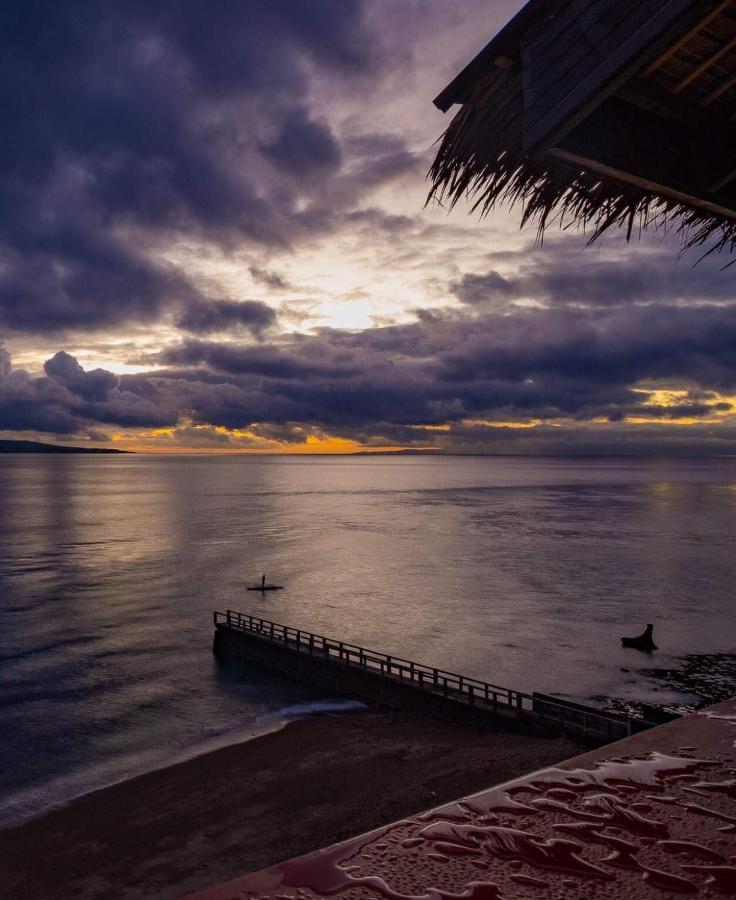 Wuthering Heights Bed & Breakfast By The Sea Dumaguete City Екстер'єр фото