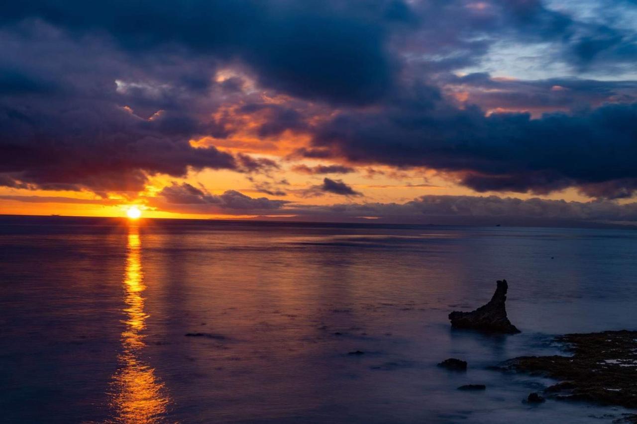 Wuthering Heights Bed & Breakfast By The Sea Dumaguete City Екстер'єр фото