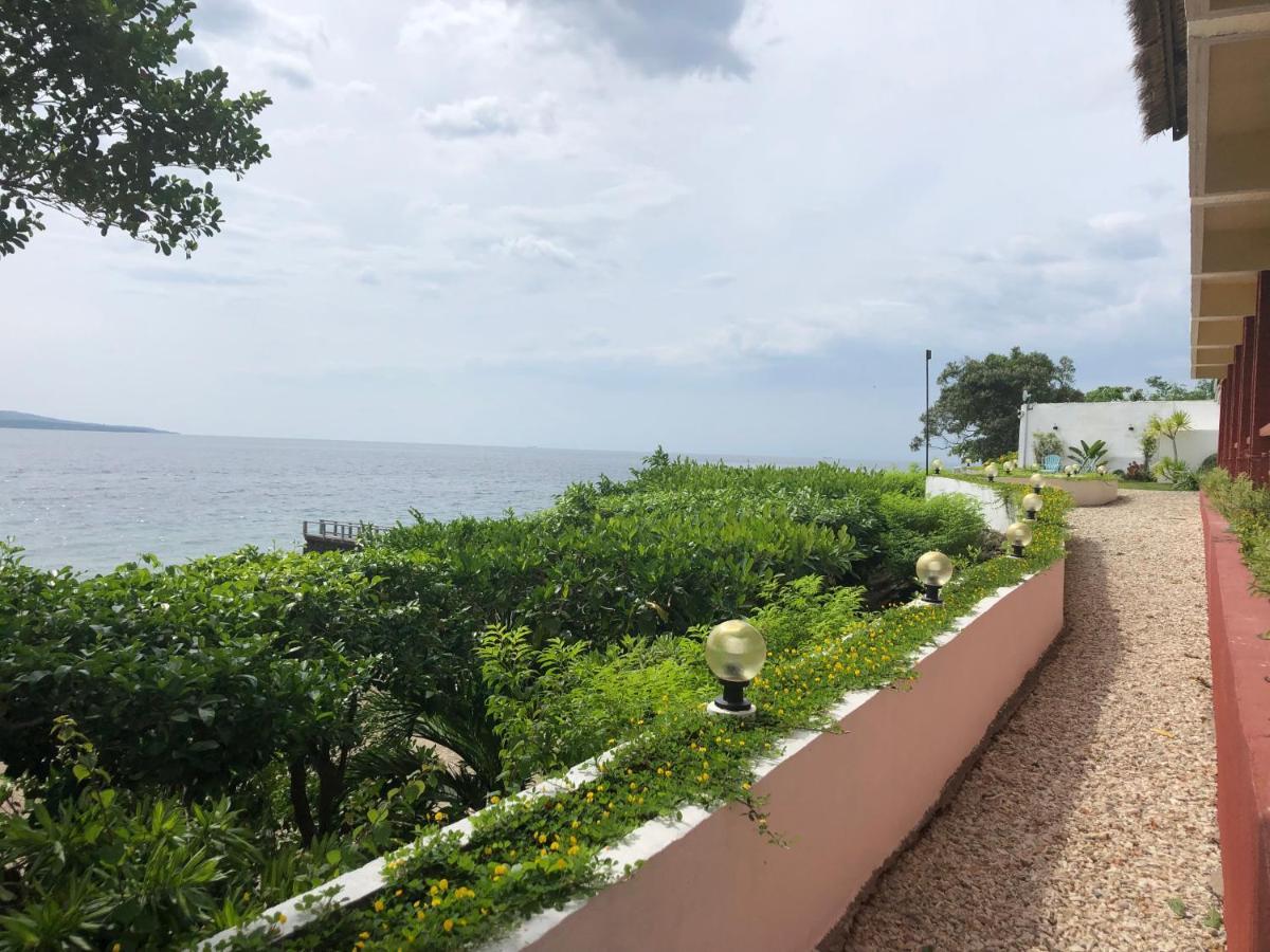 Wuthering Heights Bed & Breakfast By The Sea Dumaguete City Екстер'єр фото