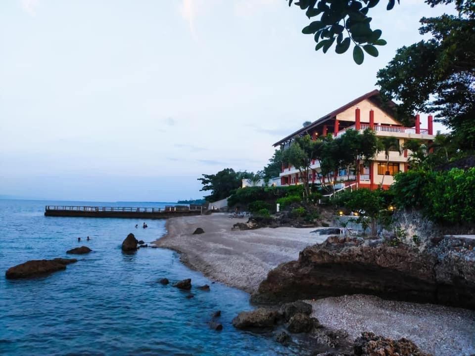 Wuthering Heights Bed & Breakfast By The Sea Dumaguete City Екстер'єр фото