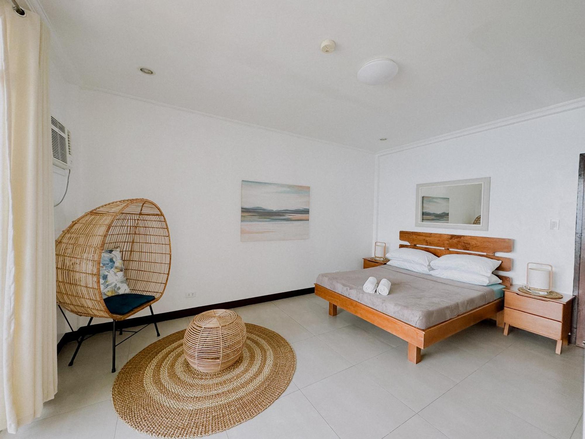 Wuthering Heights Bed & Breakfast By The Sea Dumaguete City Екстер'єр фото