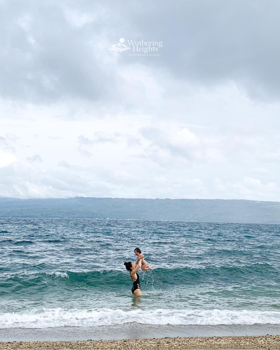 Wuthering Heights Bed & Breakfast By The Sea Dumaguete City Екстер'єр фото
