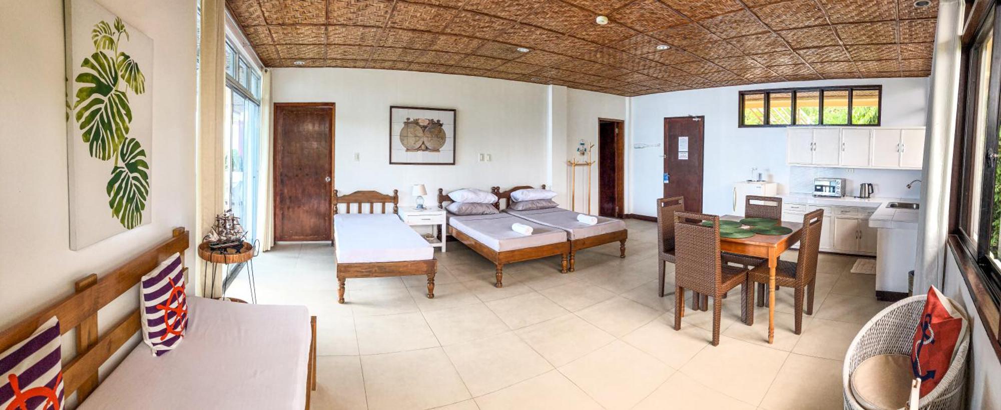 Wuthering Heights Bed & Breakfast By The Sea Dumaguete City Екстер'єр фото