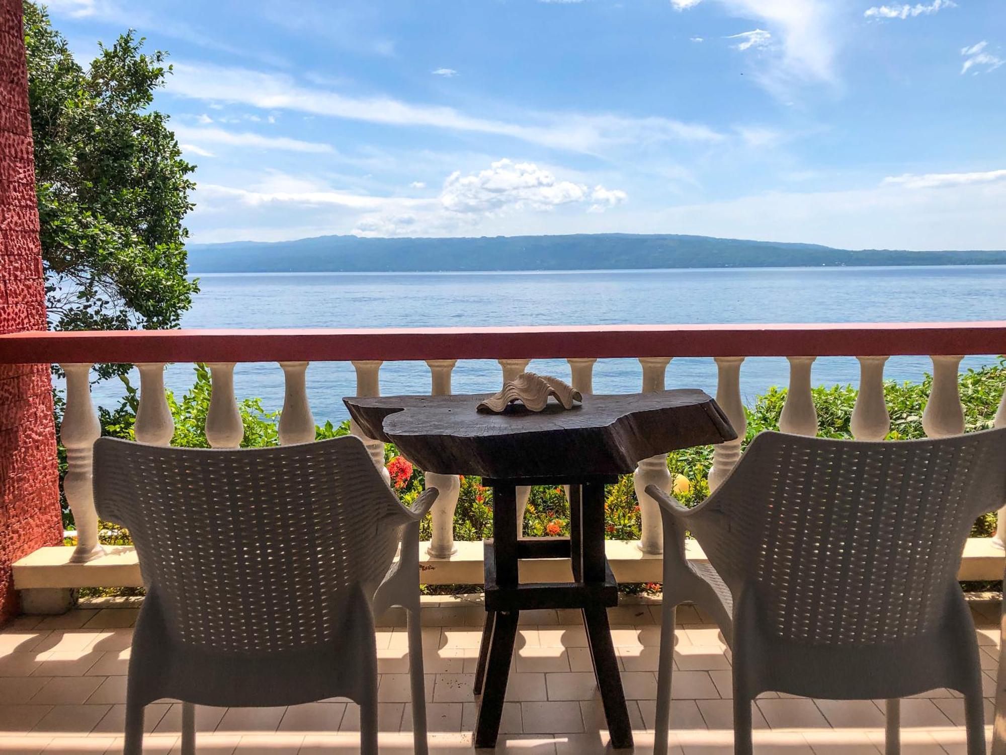 Wuthering Heights Bed & Breakfast By The Sea Dumaguete City Екстер'єр фото