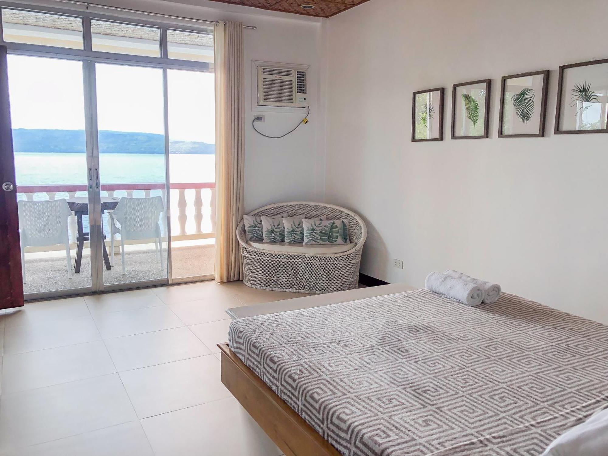 Wuthering Heights Bed & Breakfast By The Sea Dumaguete City Екстер'єр фото
