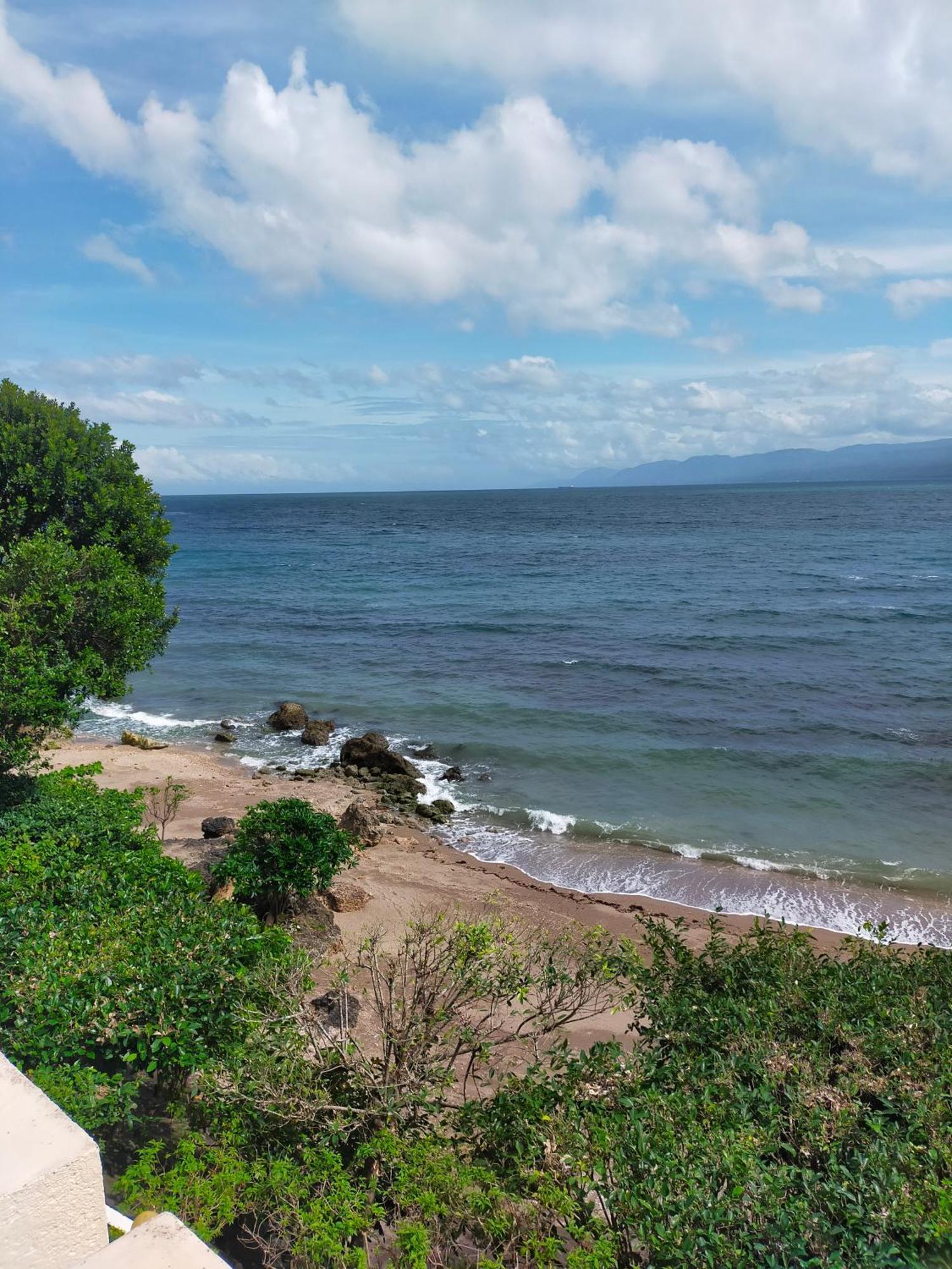 Wuthering Heights Bed & Breakfast By The Sea Dumaguete City Екстер'єр фото