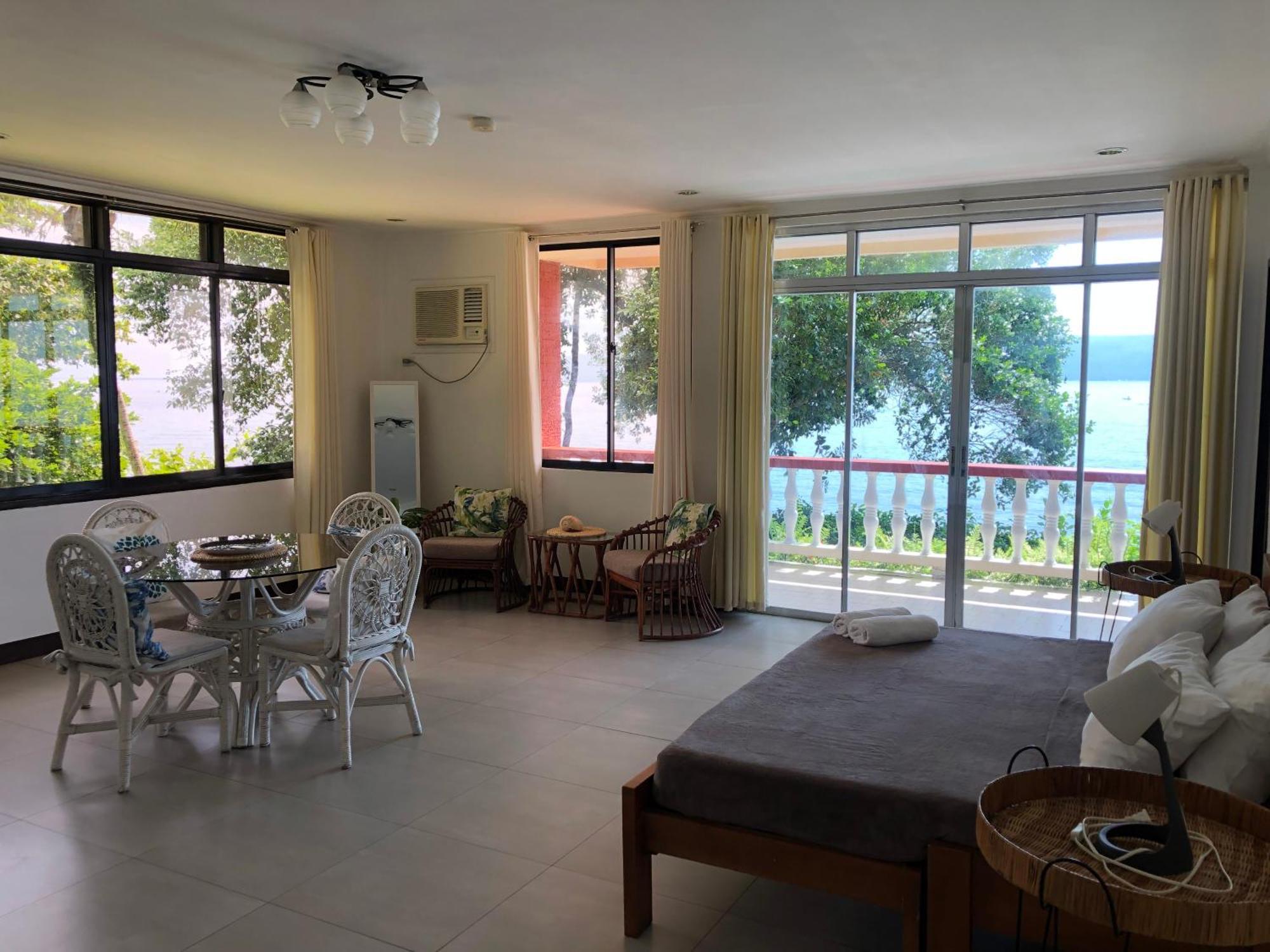 Wuthering Heights Bed & Breakfast By The Sea Dumaguete City Екстер'єр фото