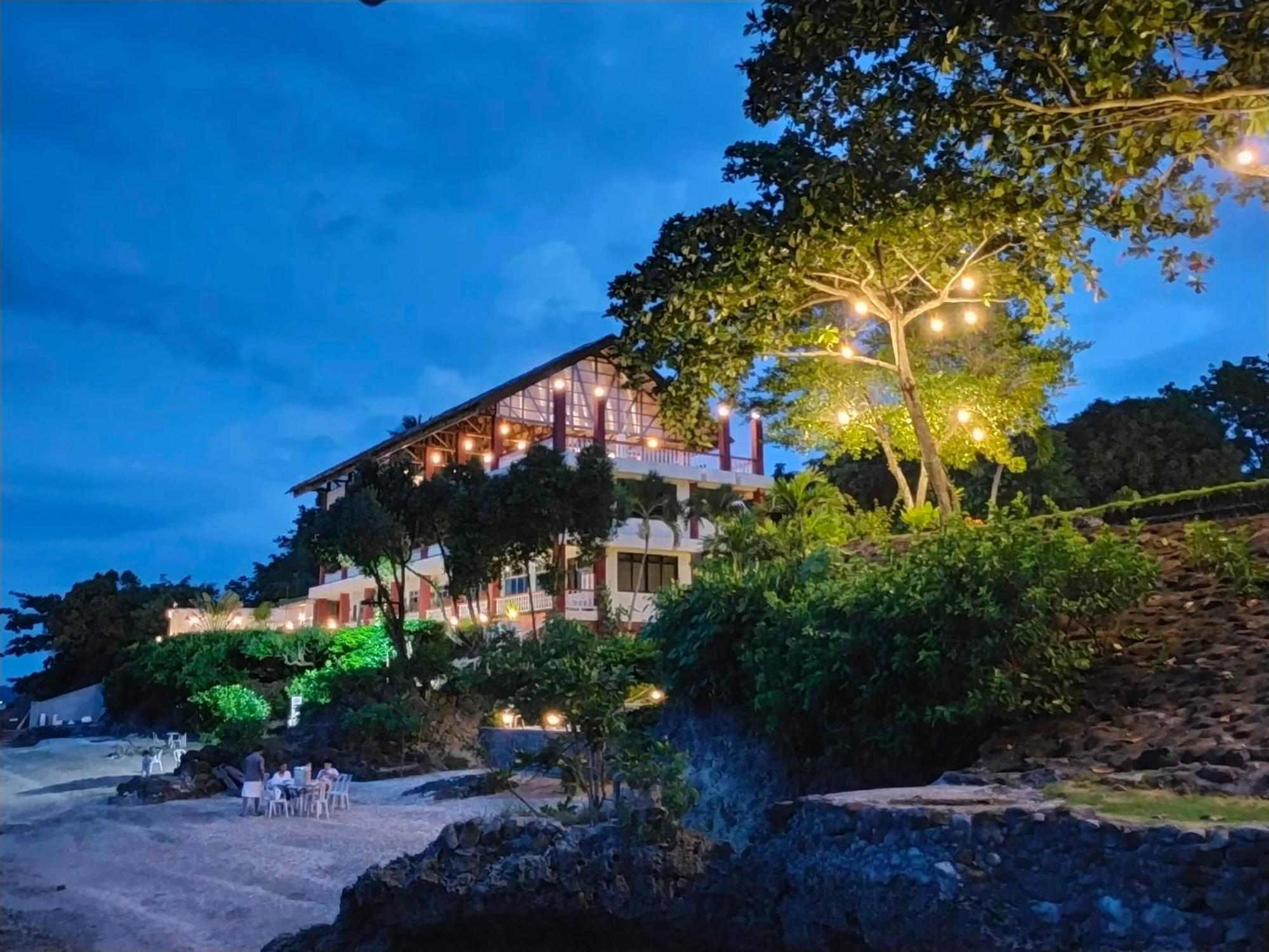 Wuthering Heights Bed & Breakfast By The Sea Dumaguete City Екстер'єр фото