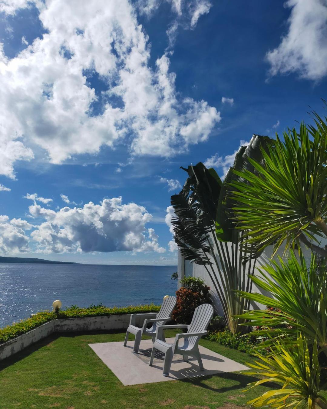 Wuthering Heights Bed & Breakfast By The Sea Dumaguete City Екстер'єр фото